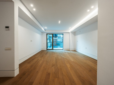 Eleganță Urbană: Apartament de Lux în Complexul Cortina 126