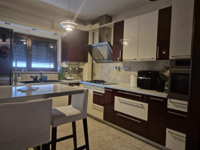 FLOREASCA 3 CAMERE// PARCARE