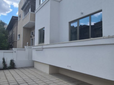 PROPRIETATE RESTAURATA INTEGRAL // PIATA DOROBANTI