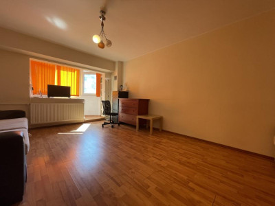     Garsonieră generoasă, 40 mp | Amenajeaz-o după propriul stil