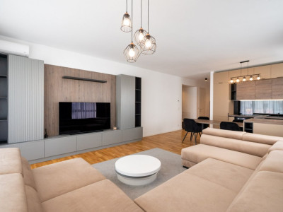 APARTAMENT 3 CAMERE LUXURIA // PARCARE